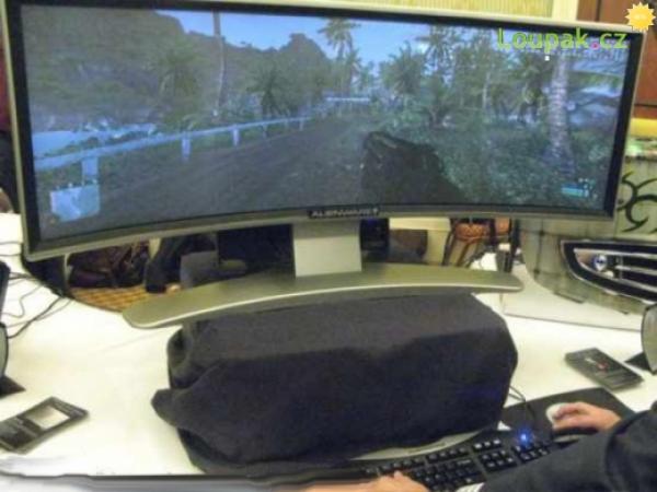 PC monitor pro hráče
