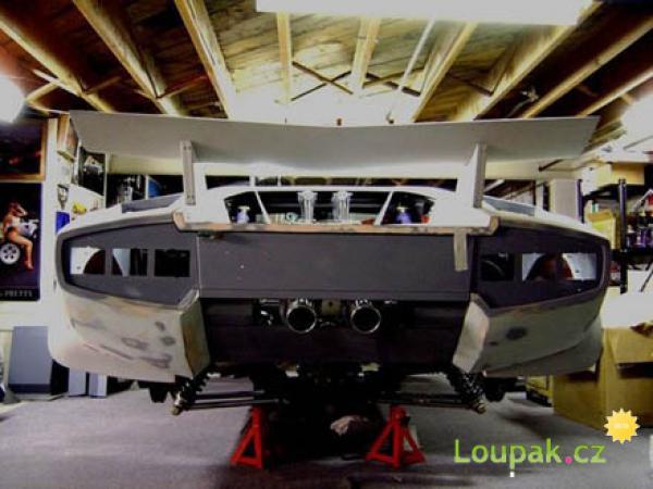 Jak se staví Lamborghini doma