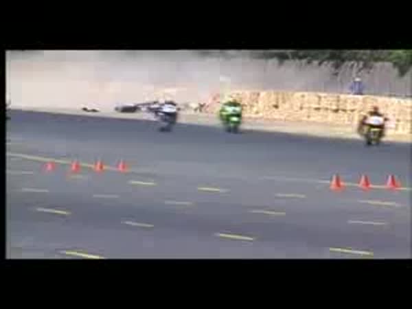 Závodní motocyklové nehody