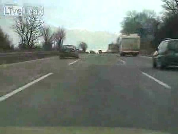Idiot na dálníci - šílená jízda BMW M3