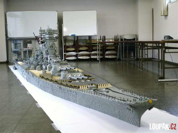 OBRÁZKY - Bitevní loď z LEGA