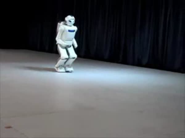 Japonsko - Roboti umí běhat