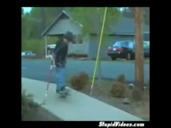 Borec - Skateboardista s berlemi