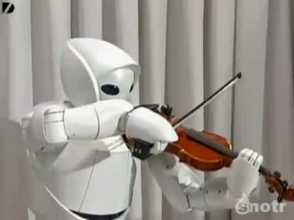 Robot umí hrát na housle