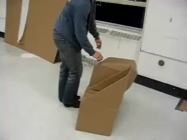 Vynález - Židle z kartonu