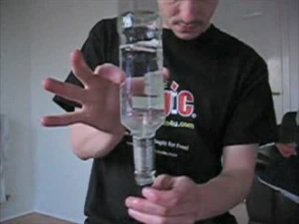 Pokus - voda v láhvi