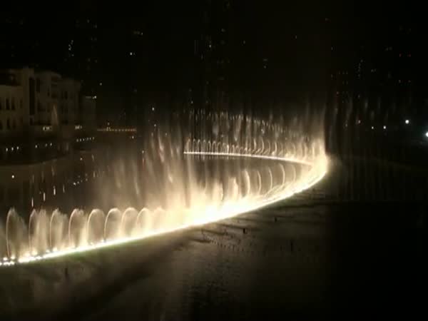 Dubai - Nádherná fontána