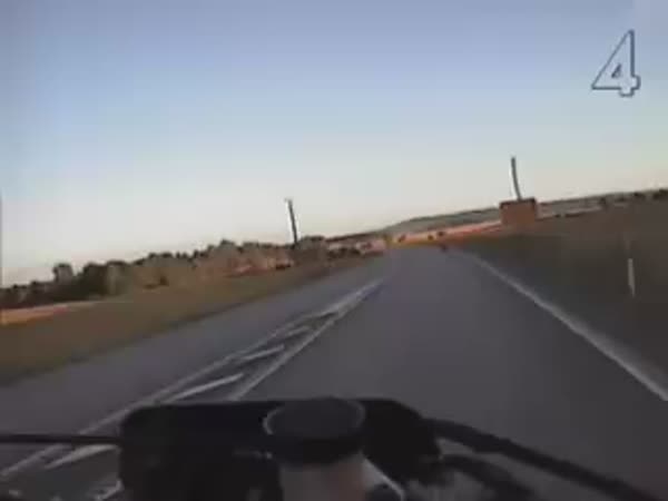Namachrovaný motorkář