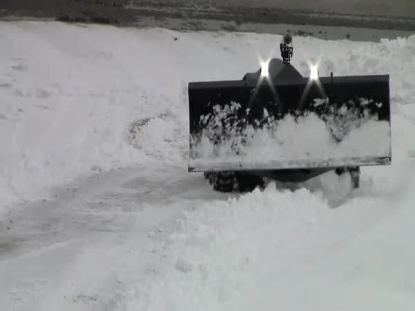 Robot - Odklízení sněhu