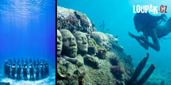 OBRÁZKY - Nádherné sochy pod vodou
