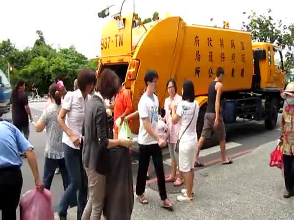 Odvoz odpadků na Taiwanu