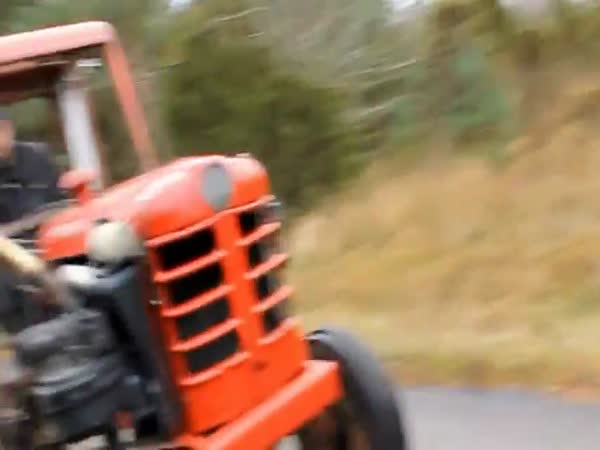 Traktor závoďák