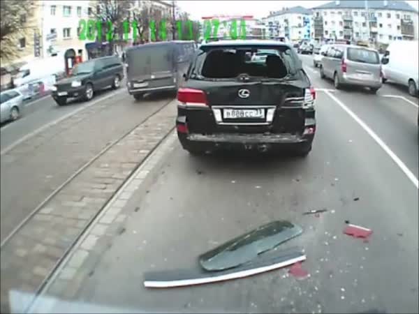 Nehoda - Nepozorný autobusák
