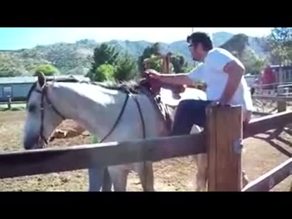 Jak opilec leze na koně