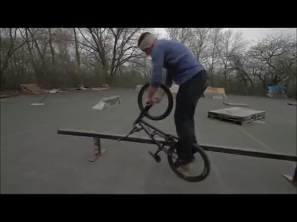 Borec - Triky na kole