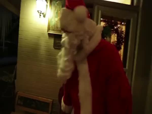 Jak Santa opravdu rozdává dárky