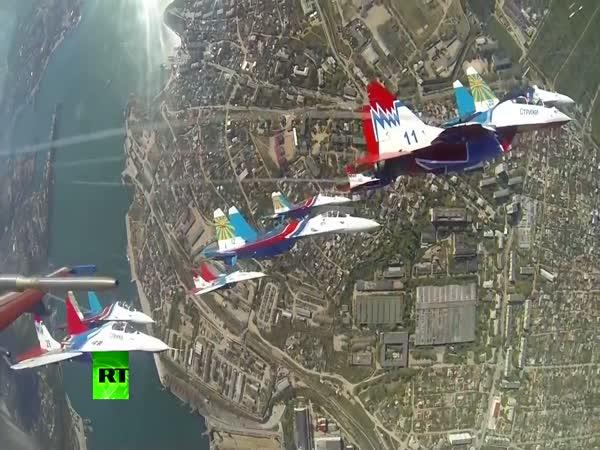 Působivá ukázka ruského letectva