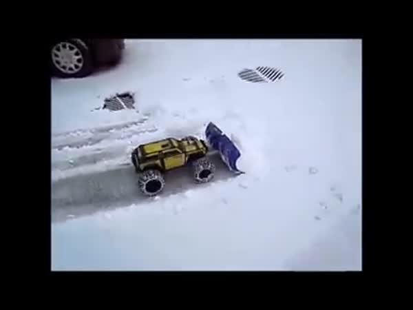 Odklízení sněhu - RC autíčko 