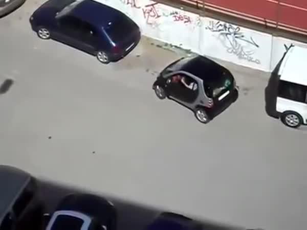 Fail - Žena parkuje s autem