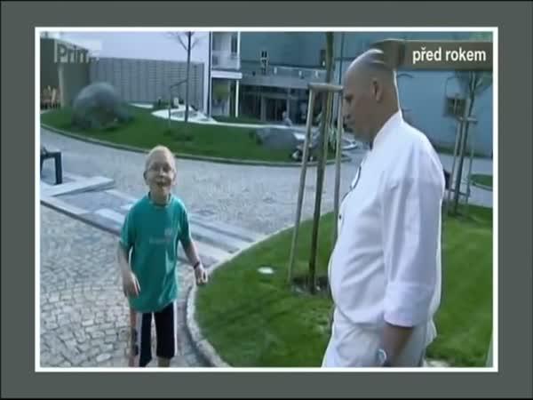 Zdeněk Pohlreich a kluk s kamením