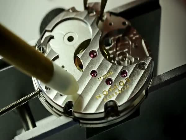 Jak se dělají luxusní německé hodinky