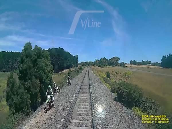 Motocykl vs. vlak