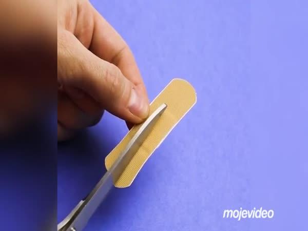 Jak si nalepit náplast na prst