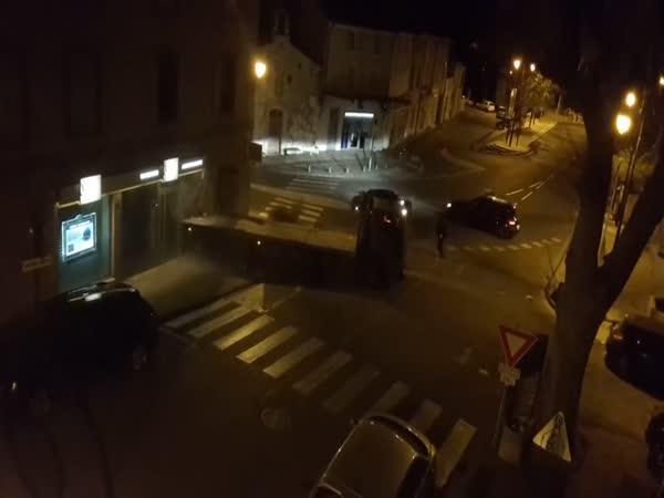       Pokus o krádež bankomatu ve Francii      