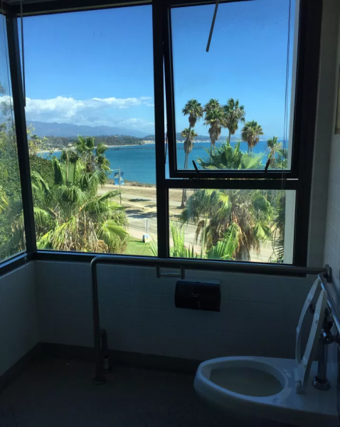 GALERIE – Toalety s nejlepším výhledem na světě