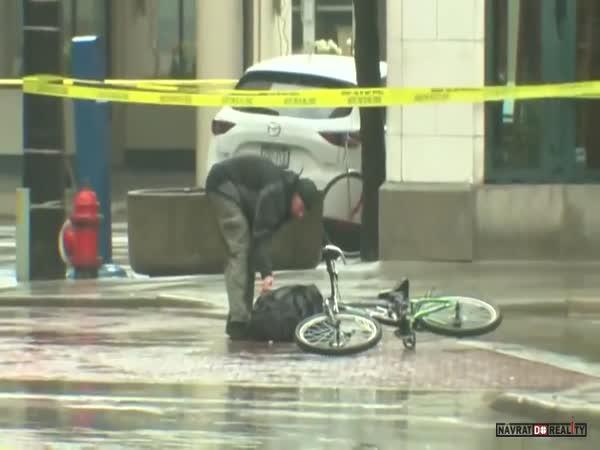 Cyklista zneškodní "bombu"