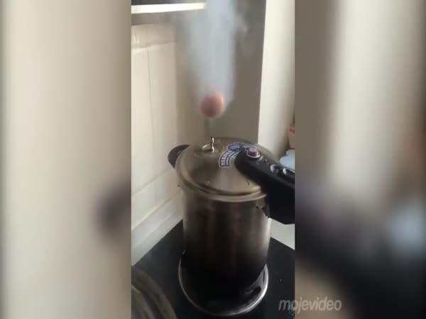      Kuchařova levitující vejce    