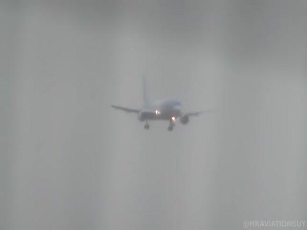 Přistávání letadla při silném bočním větru