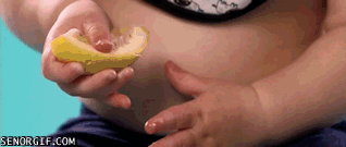 Děti poprvé ochutnávají citrón 