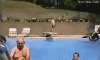 Malý chlapec předvedl profesionální backflip do vody 