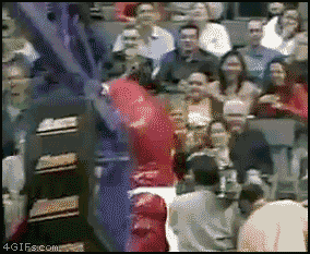 
Mascot_rollerblades_falls_deflates
