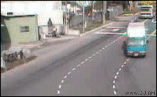
Scooter_vs_truck
