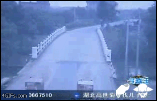 
Truck_bridge_crash

