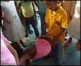
Kids_daggering
