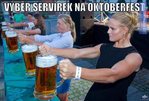  Výběr servírek na Oktoberfest  