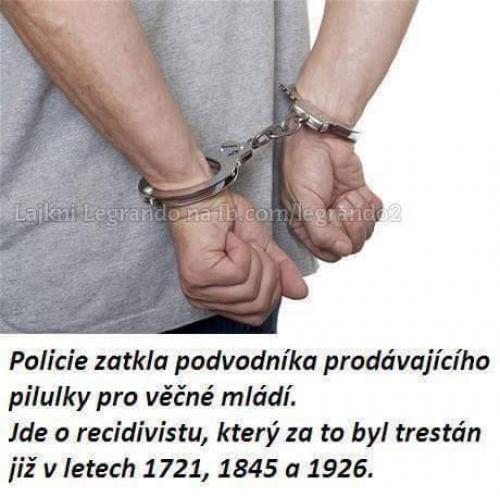  Policie 