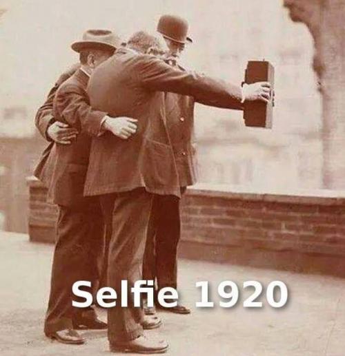  Selfie 1920 