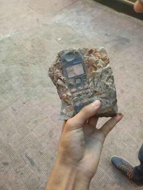  Někdo objevil starověký artefakt 