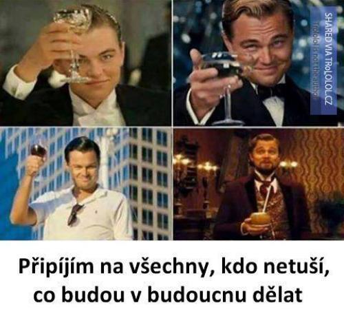 Připíjím