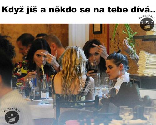 Nekoukej se