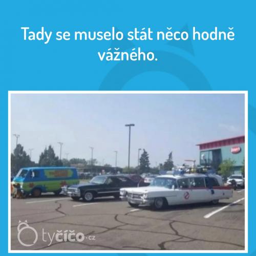  Tady se něco muselo stát 