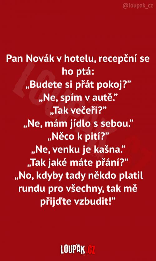  Pan Novák v hotelu na recepci   