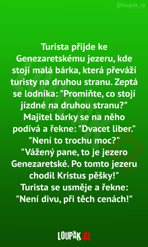  Turista přijde ke Genezaretskému jezeru 