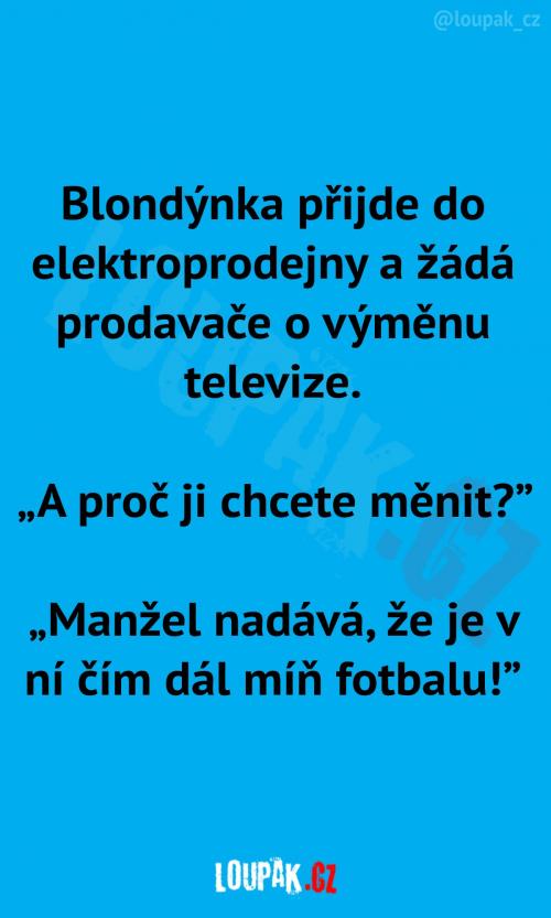  Blondýnka v elektroprodejně 