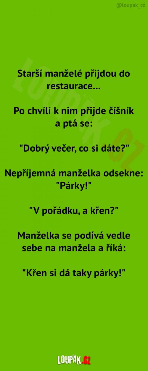 Starší manželé v restauraci