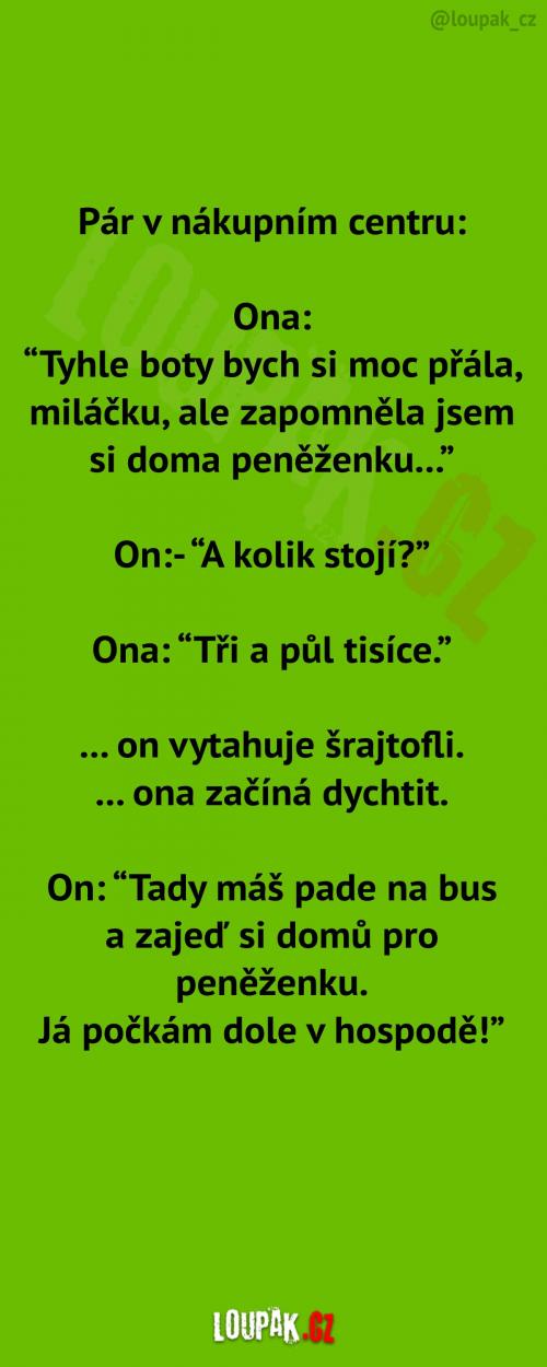  Jeden pár v nákupním centru... 